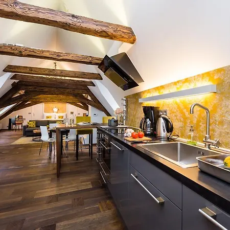 Studio Malostranske Namesti 4/8