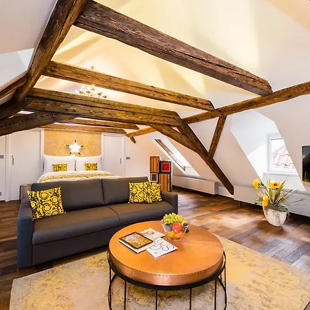 Studio Malostranske Namesti 4/8